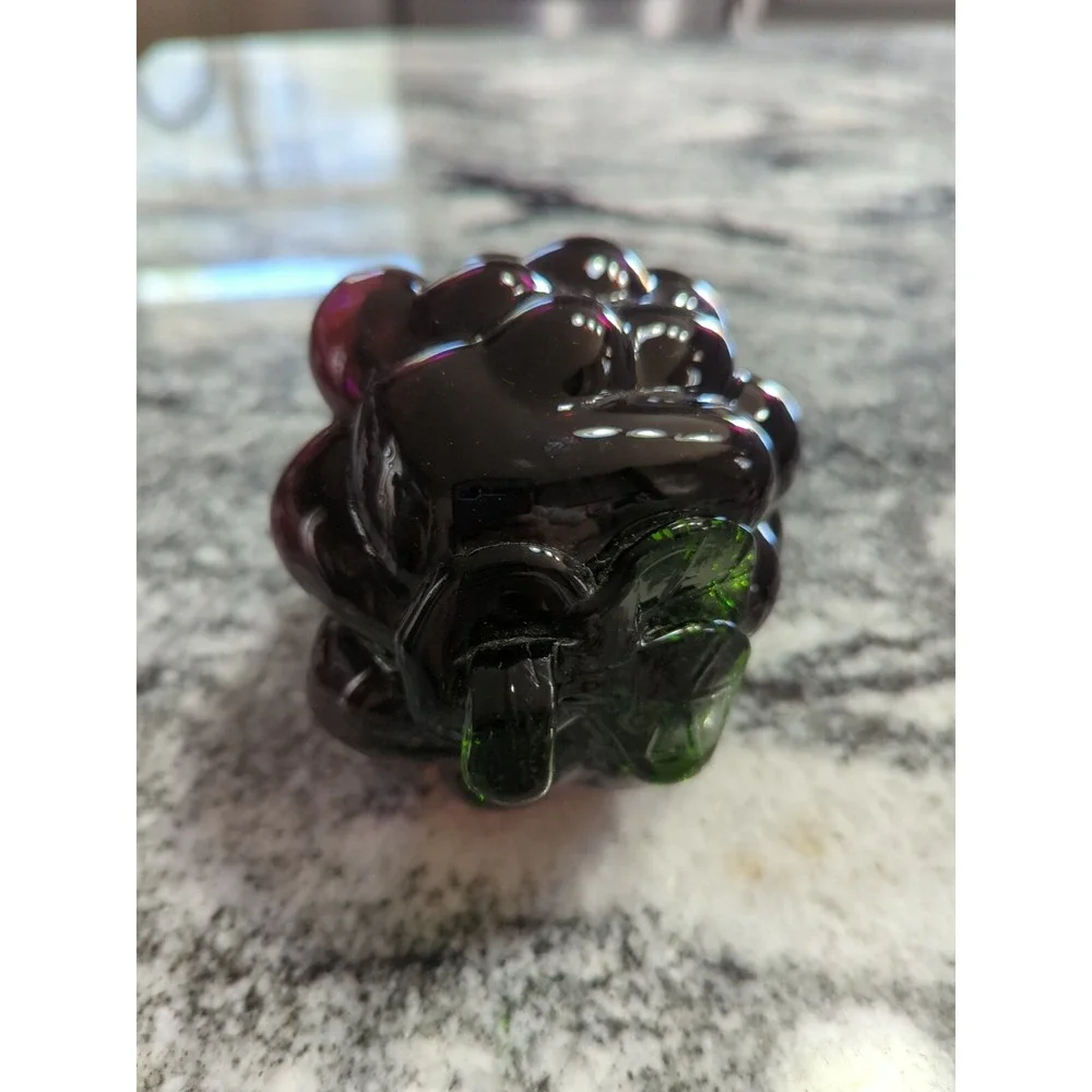ART GLASS CLUSTER OF PURPLE GRAPES WITH GREEN LEAF AND STEM Vintage